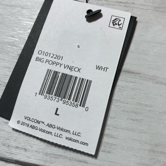 Volcom
Women's Big Poppy V Neck Bikini Top L cottage core boho sexy slimming - Picture 9 of 9